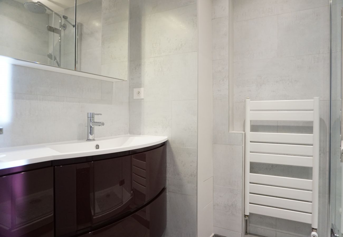 Apartment in Paris - Rue Saint Säens - Paris 15 - 215027