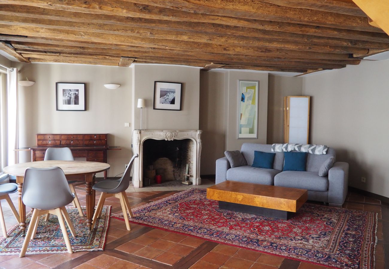 Apartment in Paris - Rue du Bourg Tibourg - Paris 4 - 204009