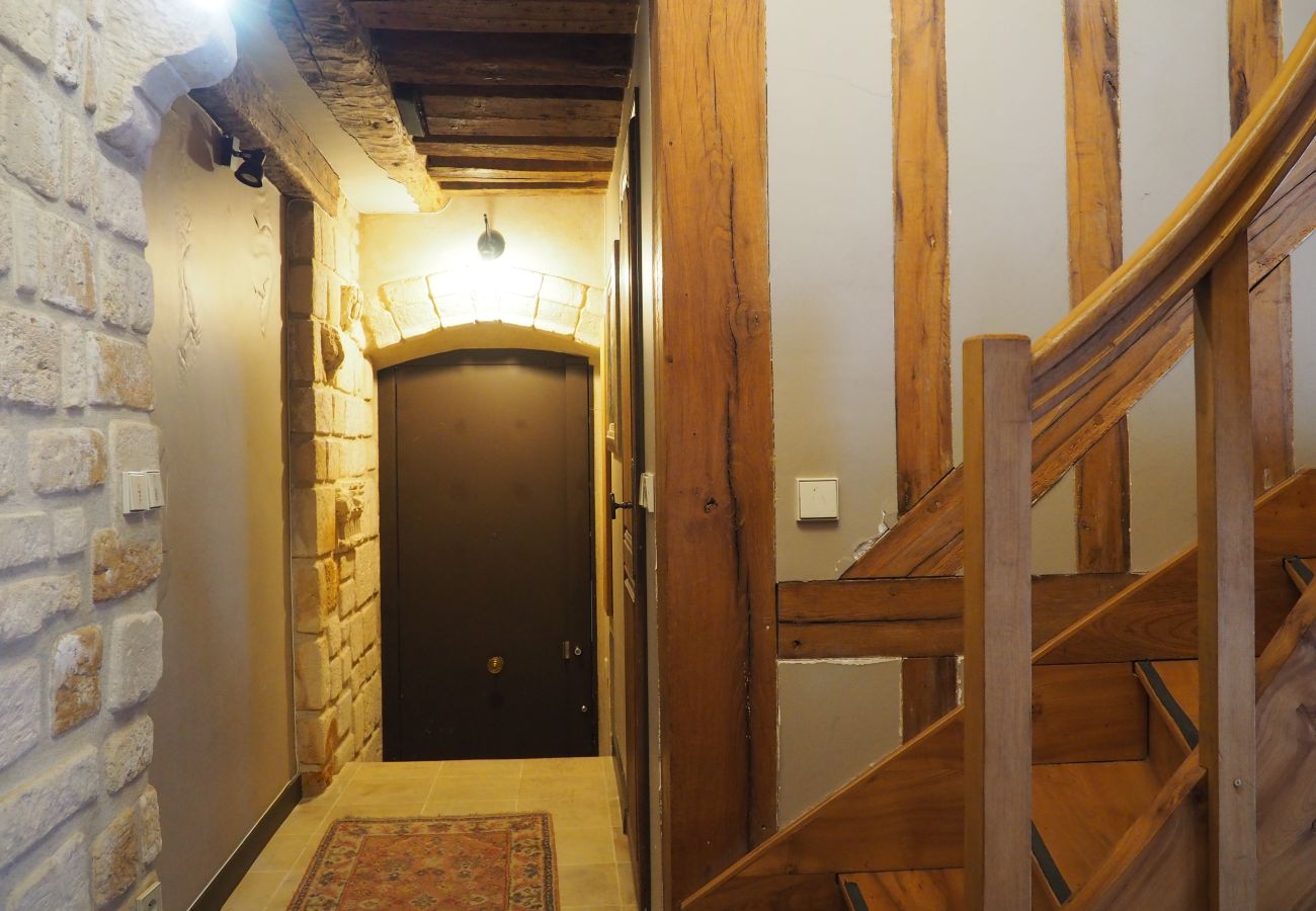 Apartment in Paris - Rue du Bourg Tibourg - Paris 4 - 204009