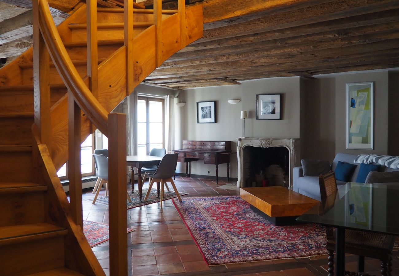 Apartment in Paris - Rue du Bourg Tibourg - Paris 4 - 204009