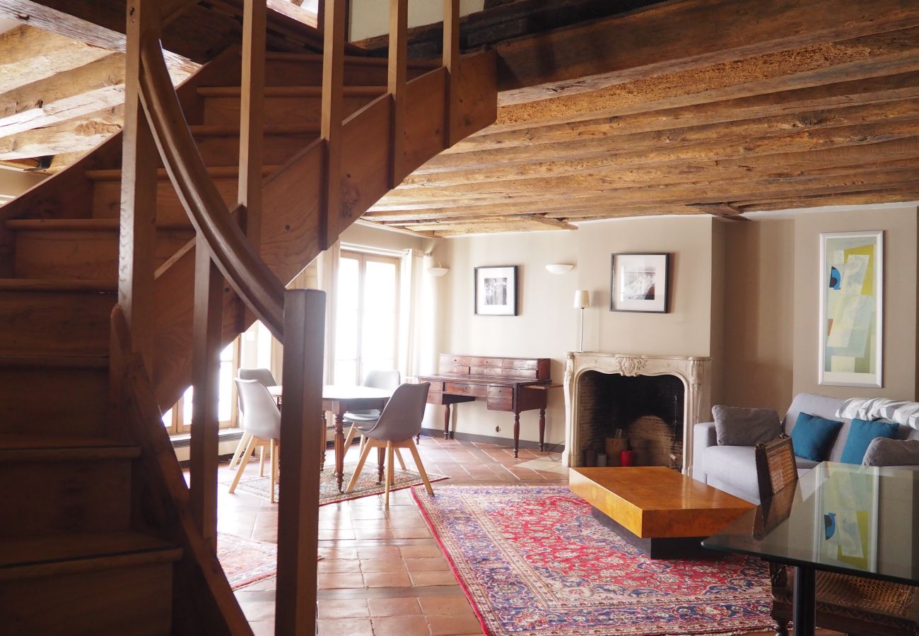 Apartment in Paris - Rue du Bourg Tibourg - Paris 4 - 204009