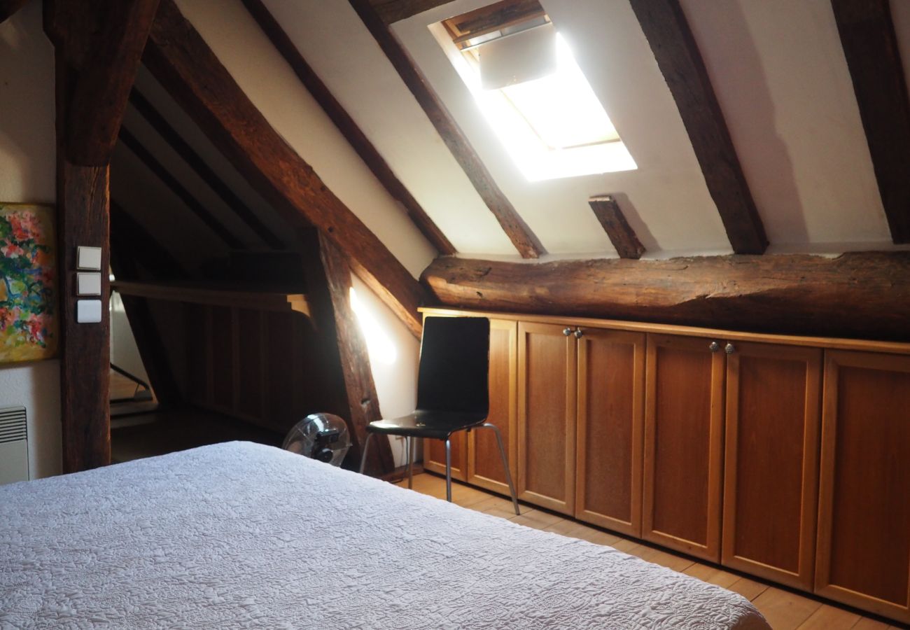 Apartment in Paris - Rue du Bourg Tibourg - Paris 4 - 204009