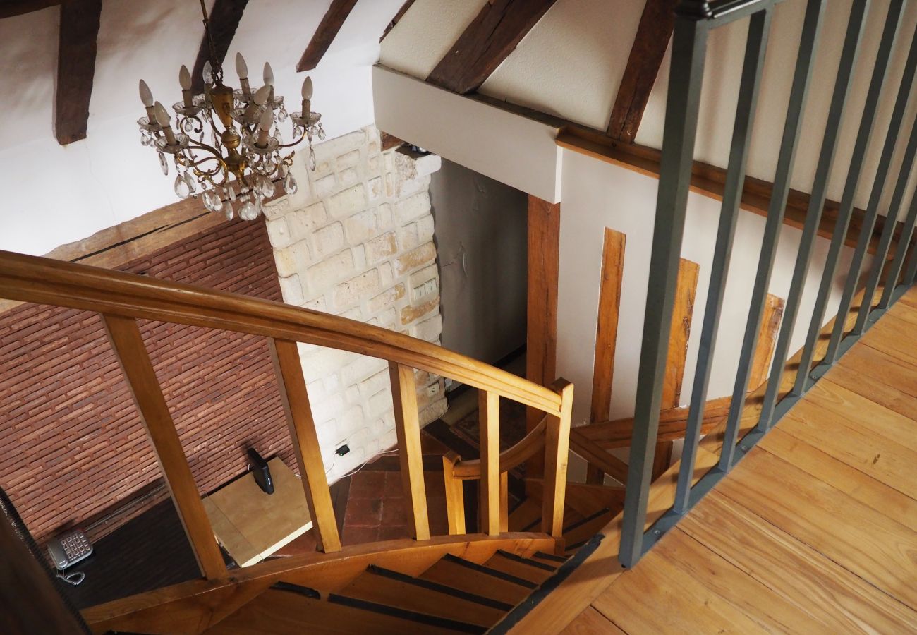 Apartment in Paris - Rue du Bourg Tibourg - Paris 4 - 204009