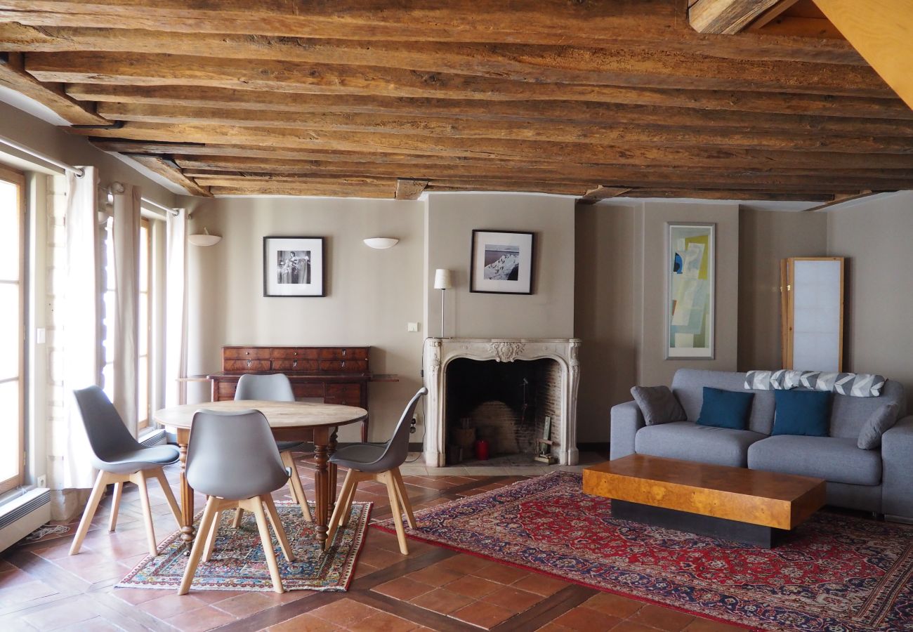 Apartment in Paris - Rue du Bourg Tibourg - Paris 4 - 204009