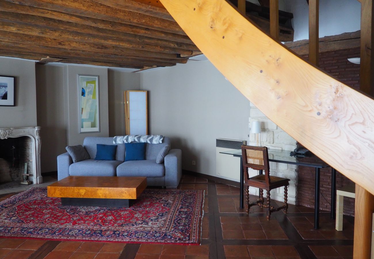 Apartment in Paris - Rue du Bourg Tibourg - Paris 4 - 204009