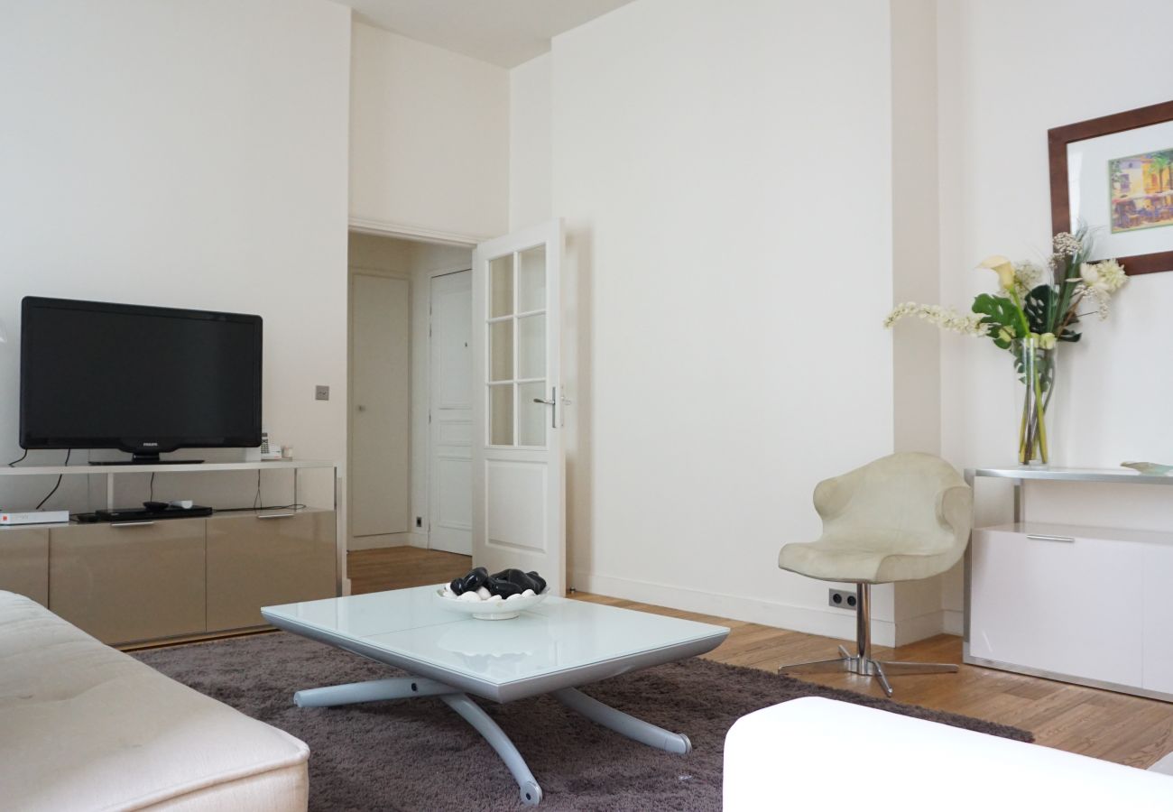 Apartment in Paris - Rue Vignon - Paris 8 - 208047