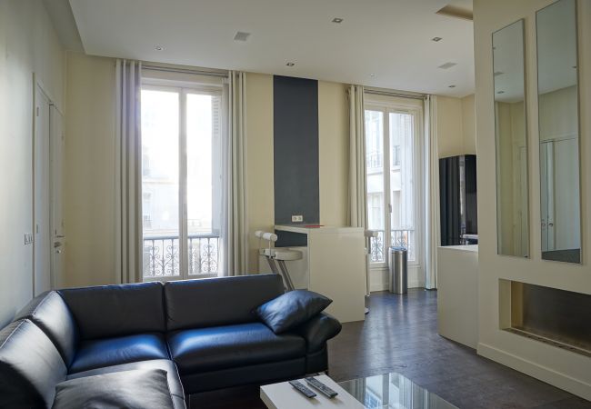 Apartment in Paris - Rue Lincoln - Paris 8 - 208079