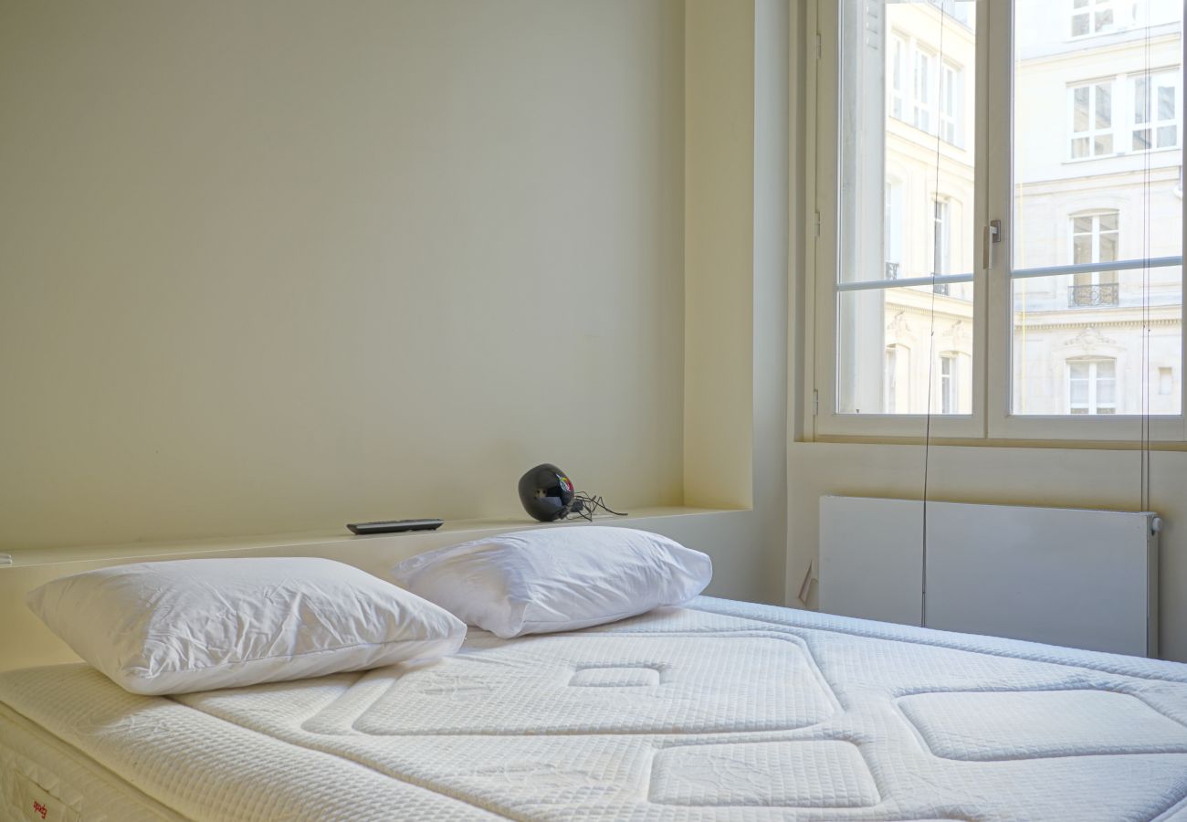 Apartment in Paris - Rue Lincoln - Paris 8 - 208079