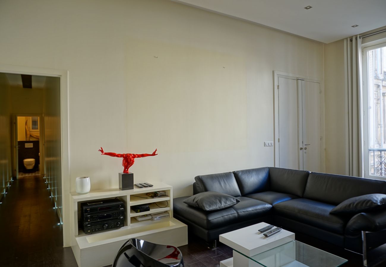 Apartment in Paris - Rue Lincoln - Paris 8 - 208079