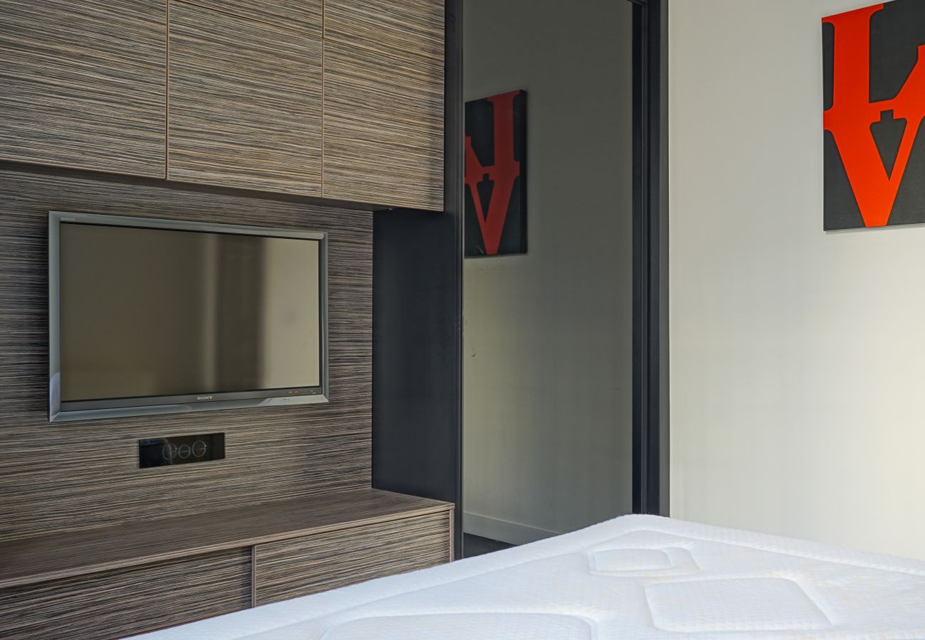 Apartment in Paris - Rue Lincoln - Paris 8 - 208079