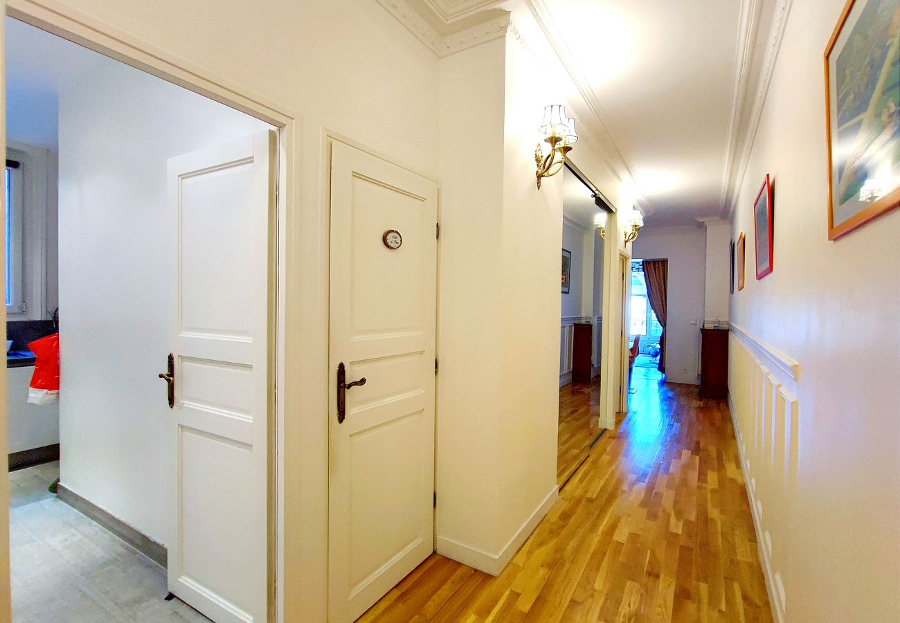 Apartment in Paris - Bd de Grenelle - Paris 15 - 215028