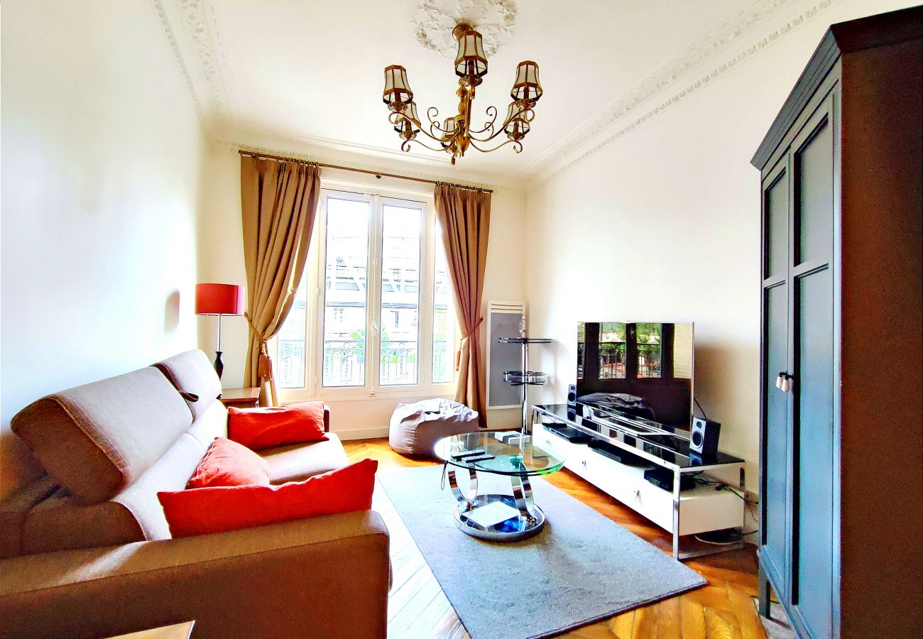 Apartment in Paris - Bd de Grenelle - Paris 15 - 215028