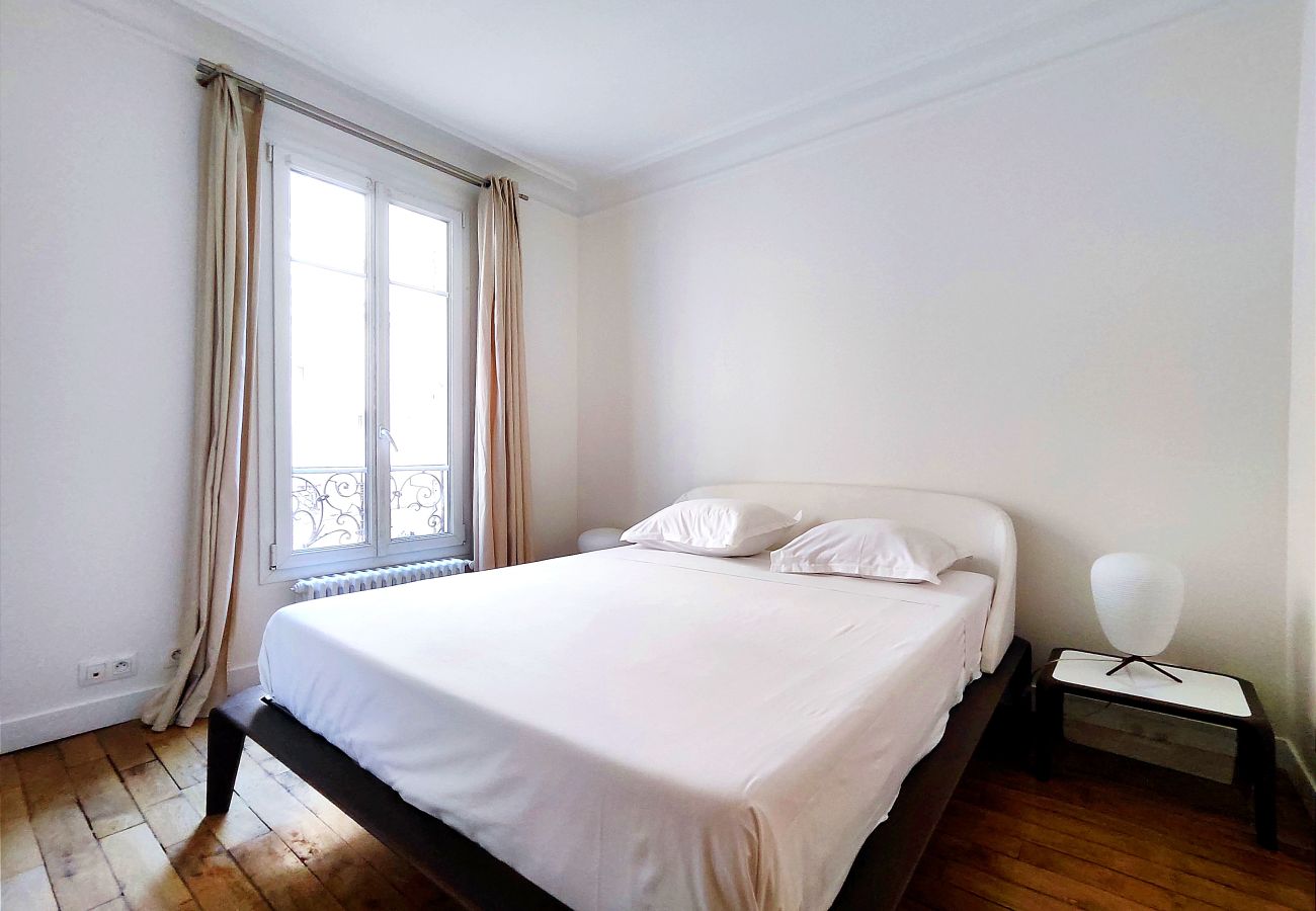 Apartment in Paris - rue du Débarcadère - PARIS 17 - 317011