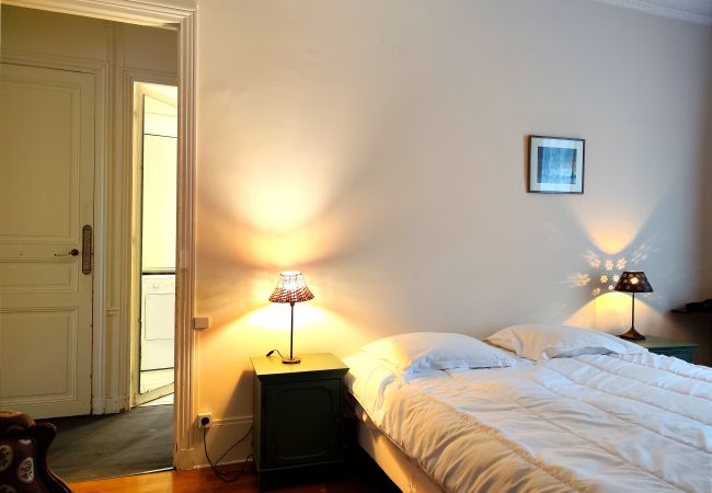 Apartment in Paris - Square Desaix - Paris 15 - 315015