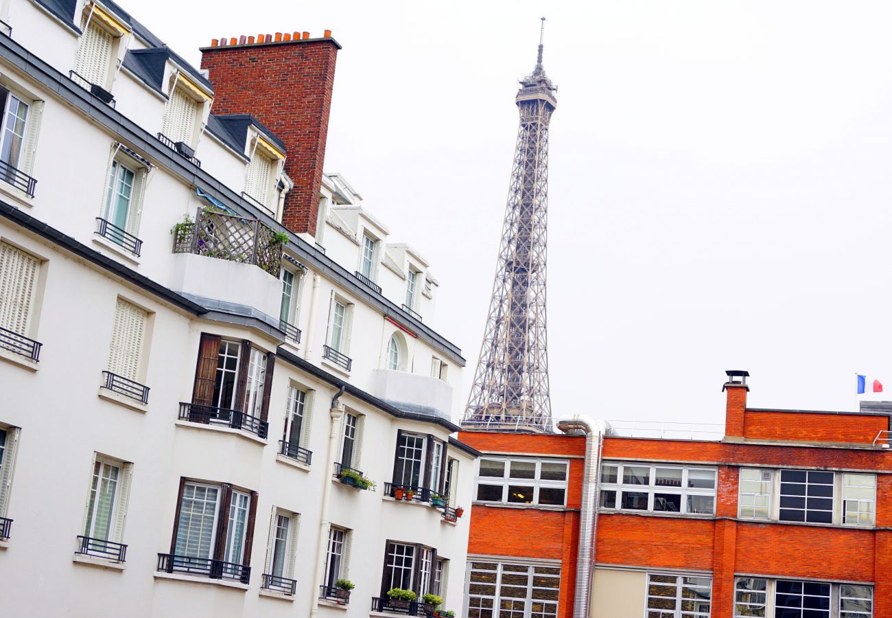 Apartment in Paris - Square Desaix - Paris 15 - 315015