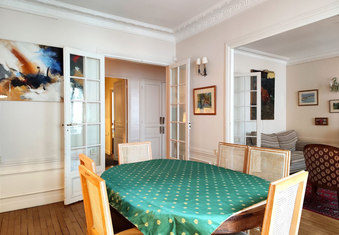 Apartment in Paris - Square Desaix - Paris 15 - 315015