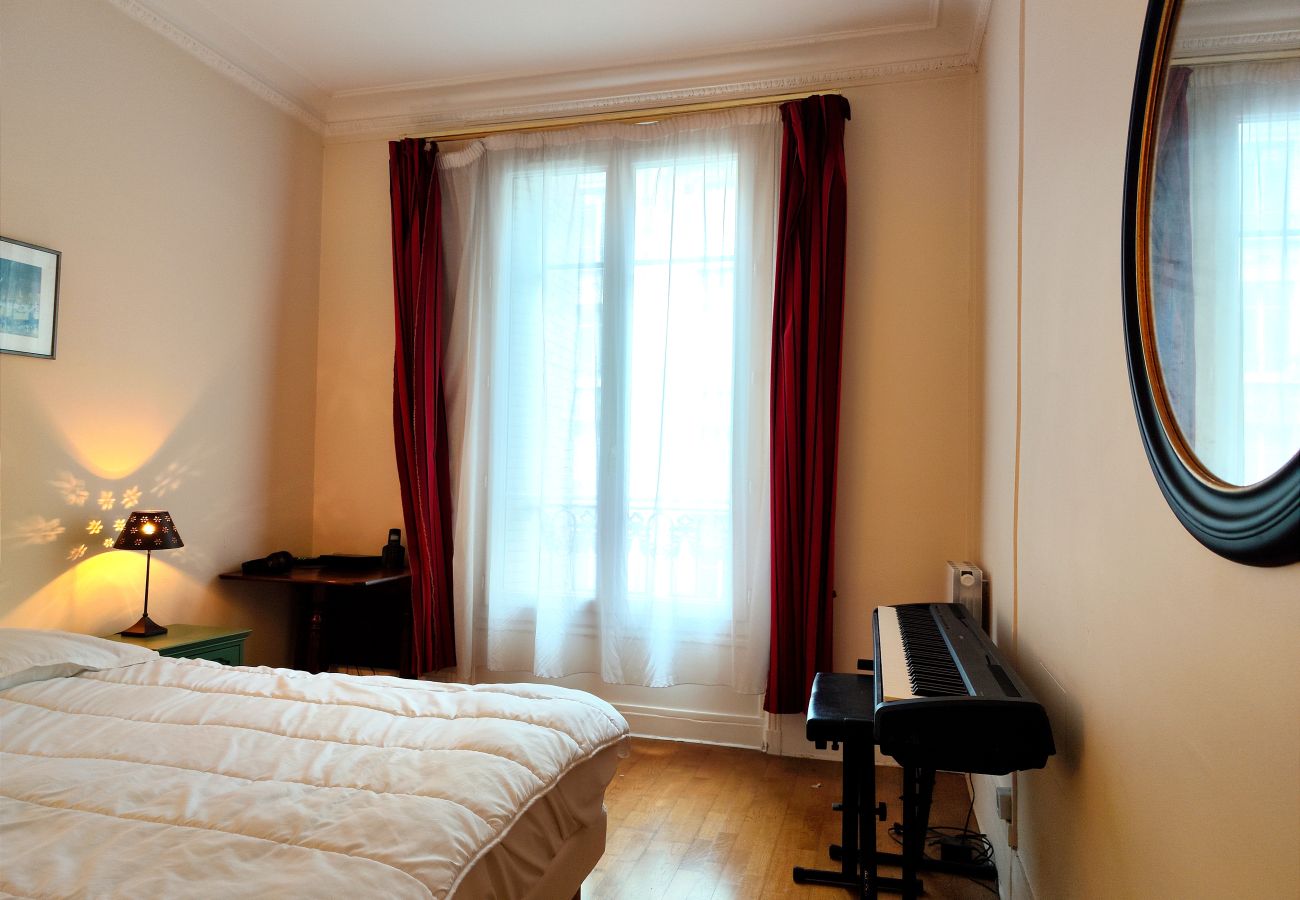 Apartment in Paris - Square Desaix - Paris 15 - 315015