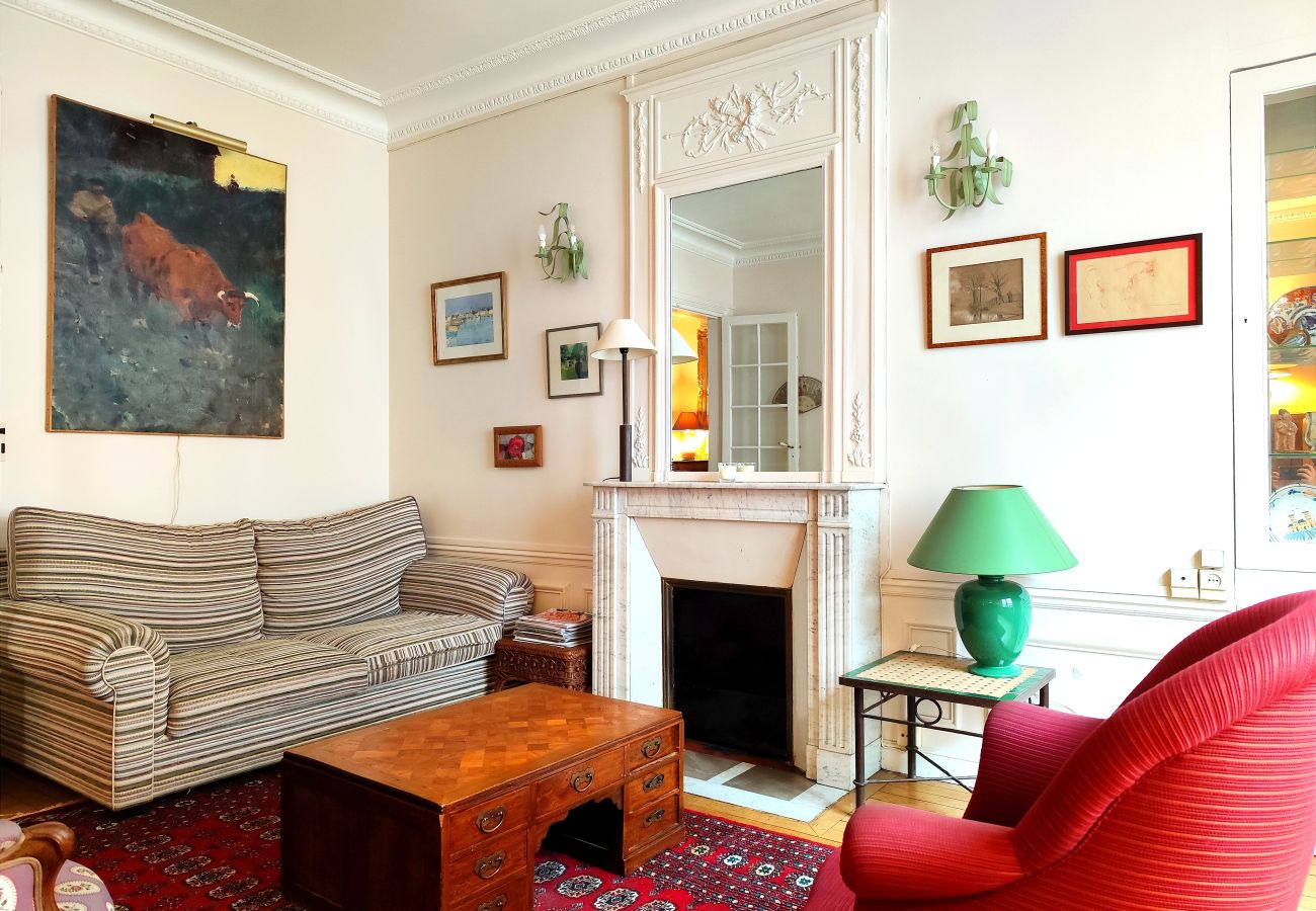 Apartment in Paris - Square Desaix - Paris 15 - 315015