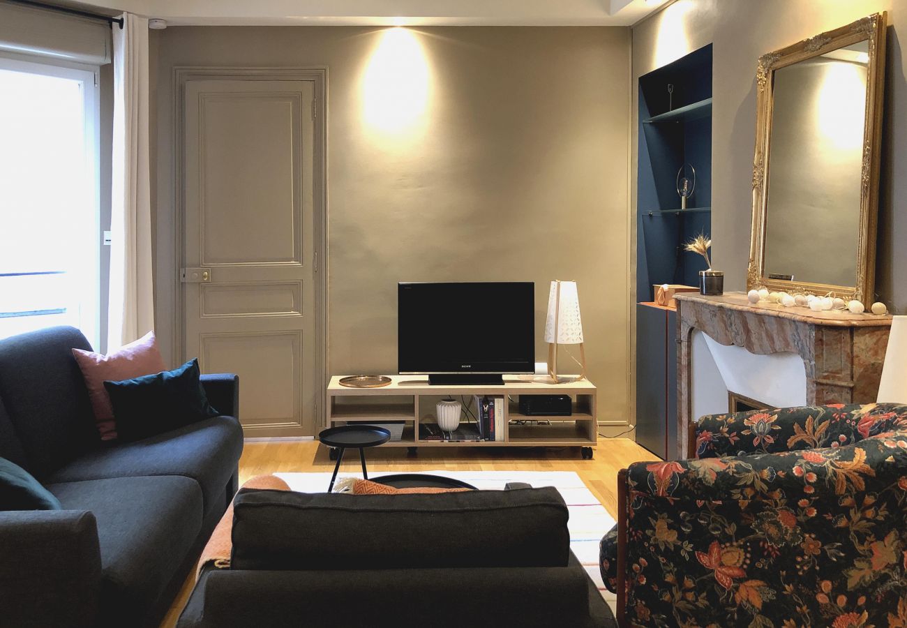 Apartment in Paris - Rue du Fbg Saint Honoré - Paris 8 - 208064