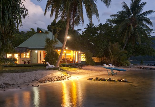 Villa in Papetoai - Beach Villa Cook - Robinson's Cove Villa in Papetoai - Beach Villa Cook - Robinson's Cove