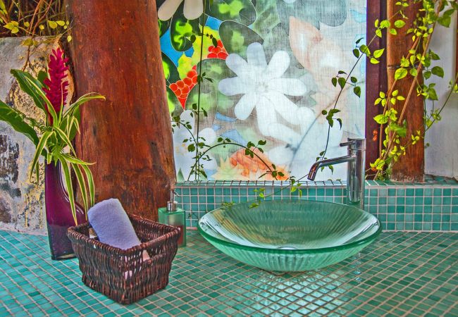 Villa in Papetoai - Beach Villa Cook - Robinson's Cove Villa in Papetoai - Beach Villa Cook - Robinson's Cove