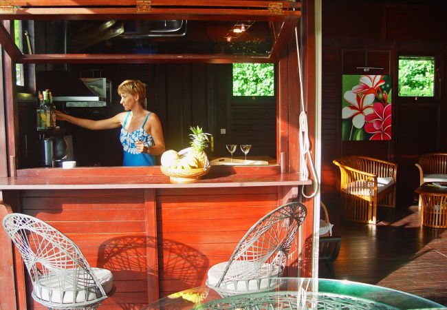 Villa in Papetoai - Beach Villa Wallis - Robinson's Cove Villa in Papetoai - Beach Villa Wallis - Robinson's Cove