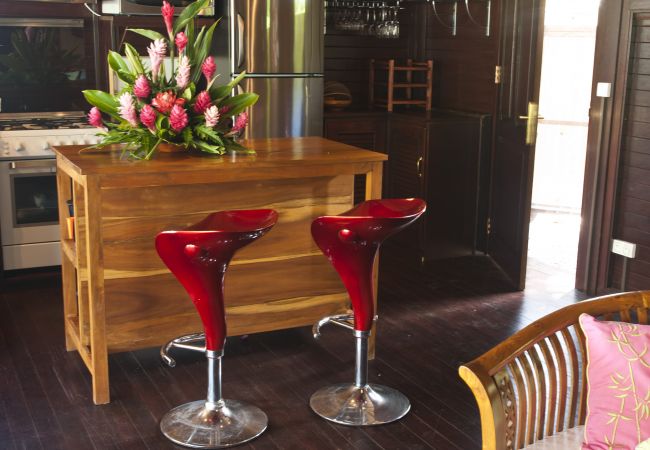 Villa in Papetoai - Beach Villa Wallis - Robinson's Cove Villa in Papetoai - Beach Villa Wallis - Robinson's Cove