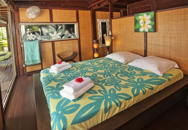 Villa in Papetoai - Beach Villa Wallis - Robinson's Cove Villa in Papetoai - Beach Villa Wallis - Robinson's Cove