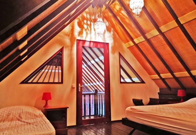 Villa in Papetoai - Beach Villa Wallis - Robinson's Cove Villa in Papetoai - Beach Villa Wallis - Robinson's Cove