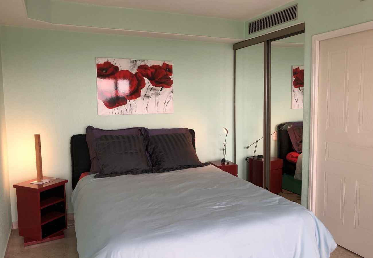 Bed room