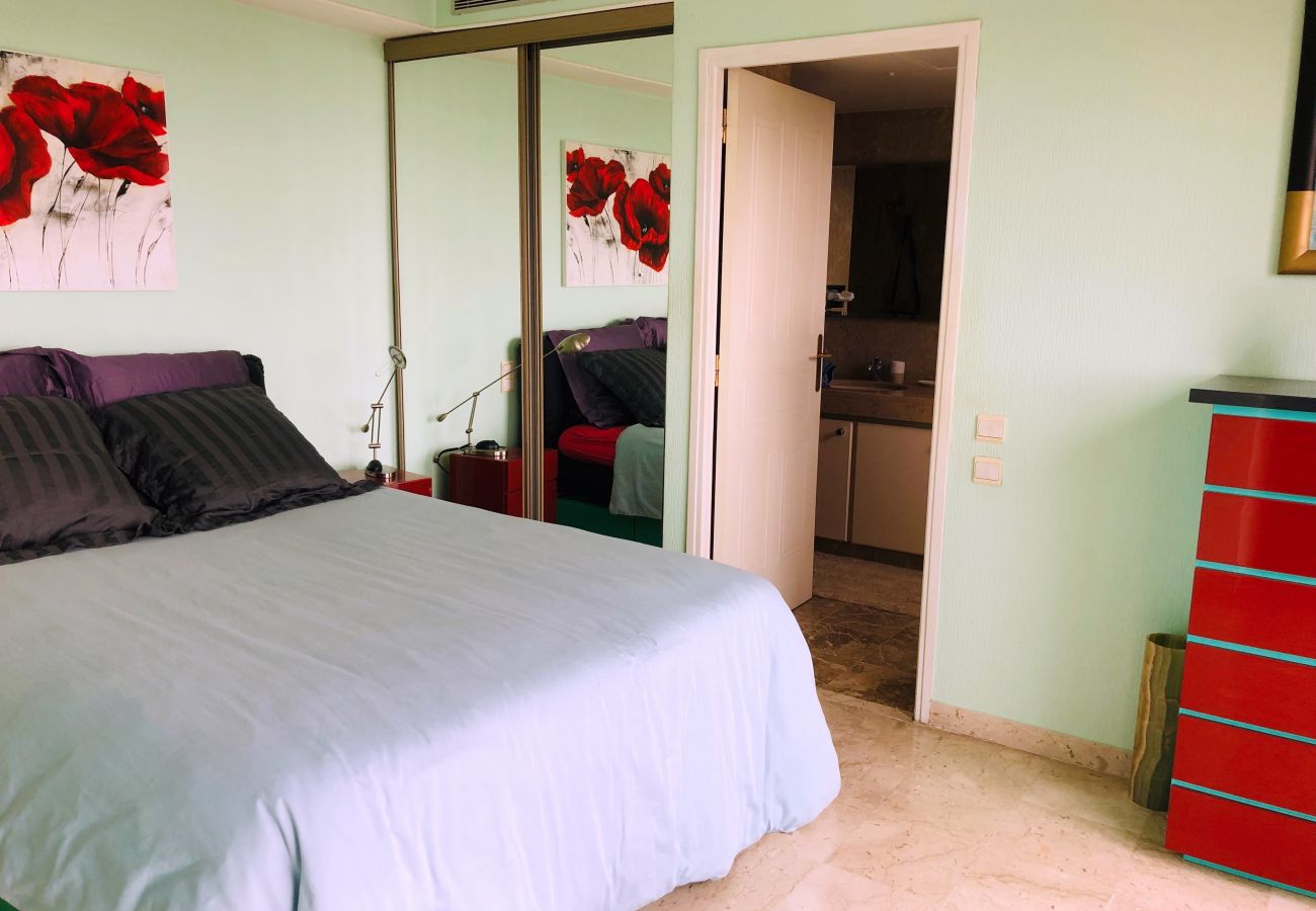 Bed room