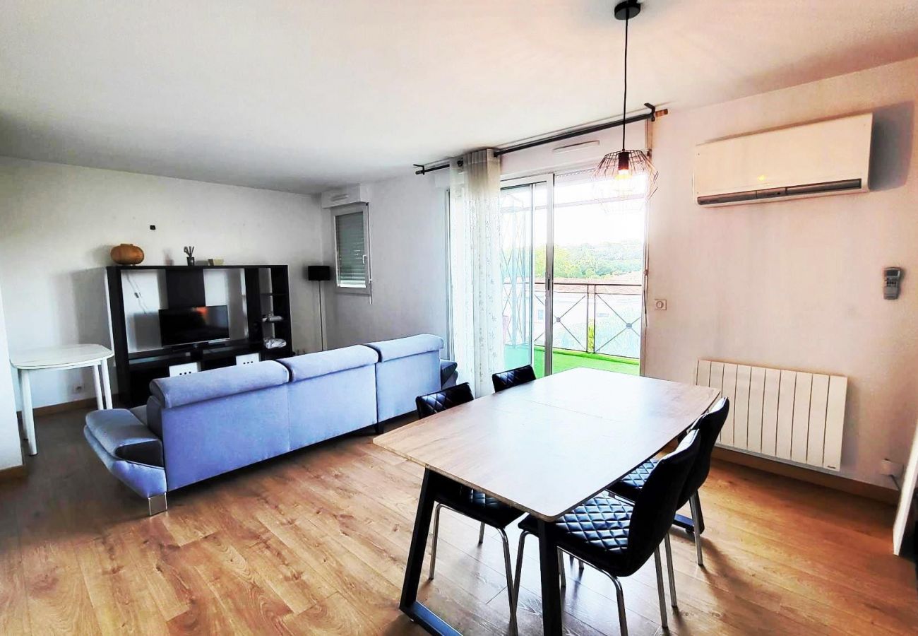 Apartment in Aix-en-Provence - AIX LA DURANNE - 4 PIECES 6 PERSONNES