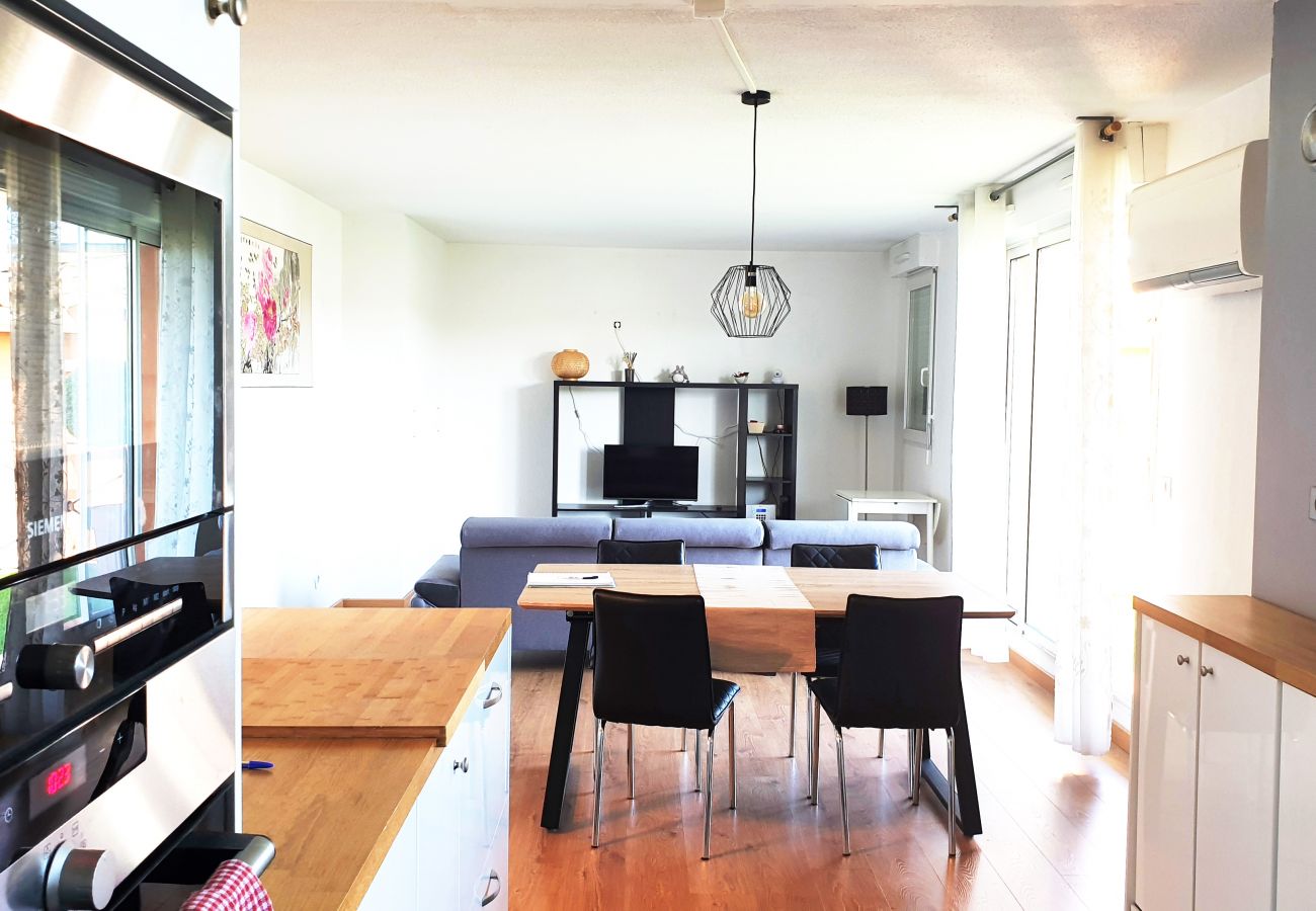 Apartment in Aix-en-Provence - AIX LA DURANNE - 4 PIECES 6 PERSONNES