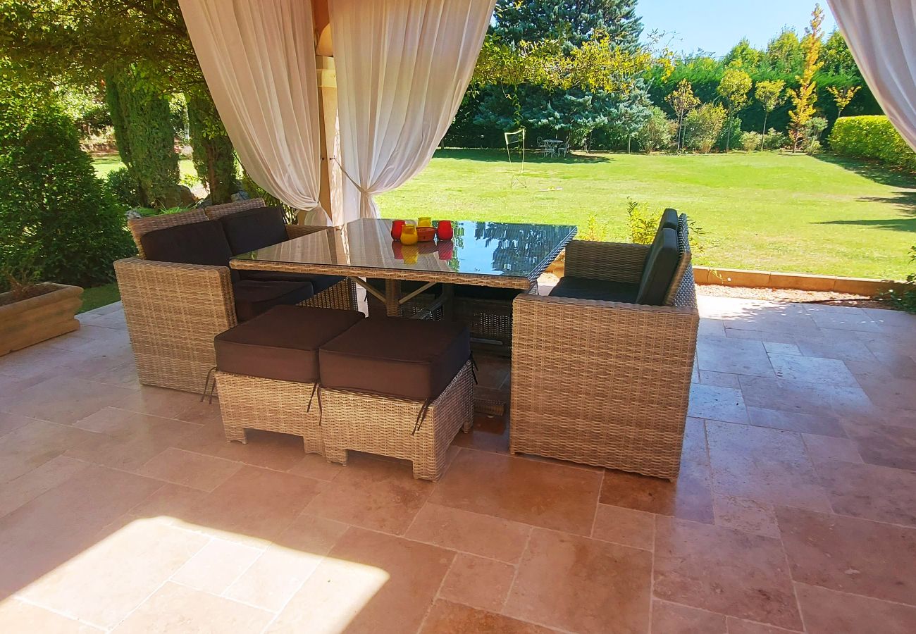 Villa in Rognes - VILLA TESSA 14 personnes - ROGNES PROCHE AIX EN PR