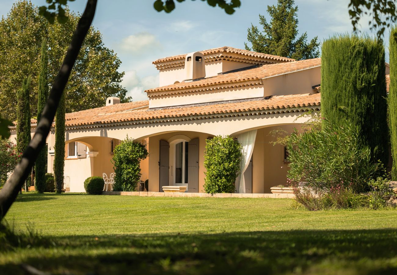 Villa in Rognes - VILLA TESSA 14 personnes - ROGNES PROCHE AIX EN PR