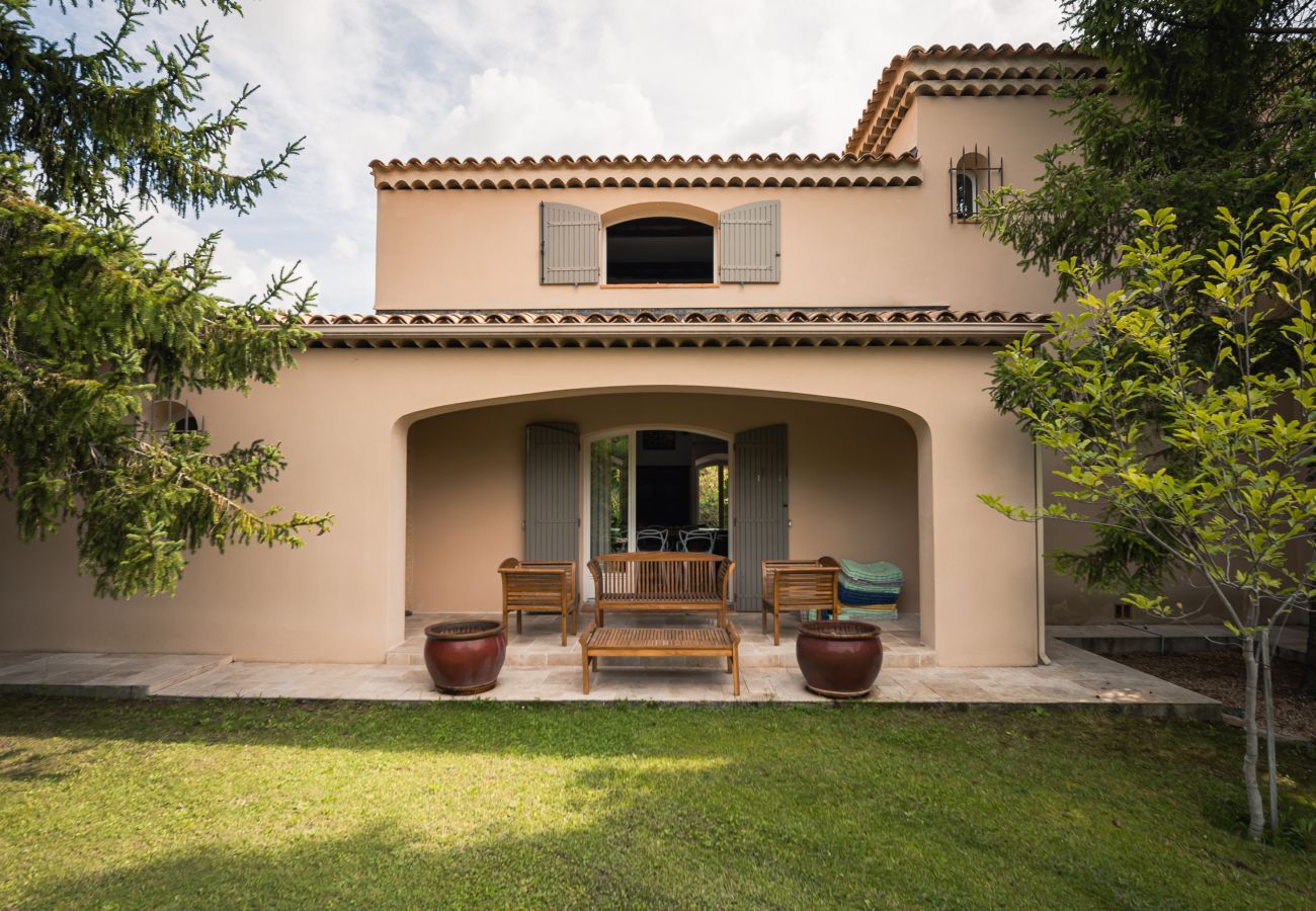 Villa in Rognes - VILLA TESSA 14 personnes - ROGNES PROCHE AIX EN PR