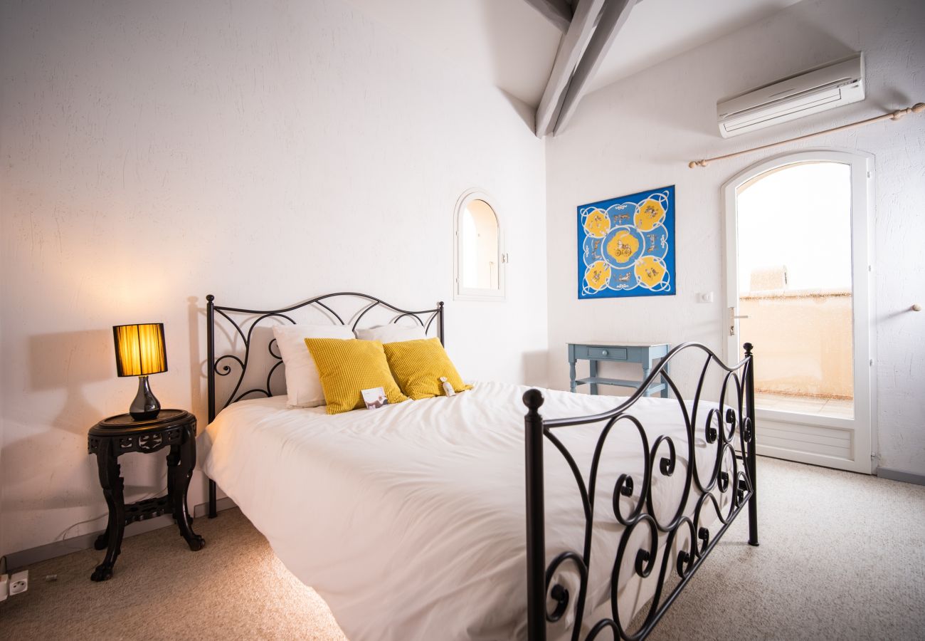 Villa in Rognes - VILLA TESSA 14 personnes - ROGNES PROCHE AIX EN PR