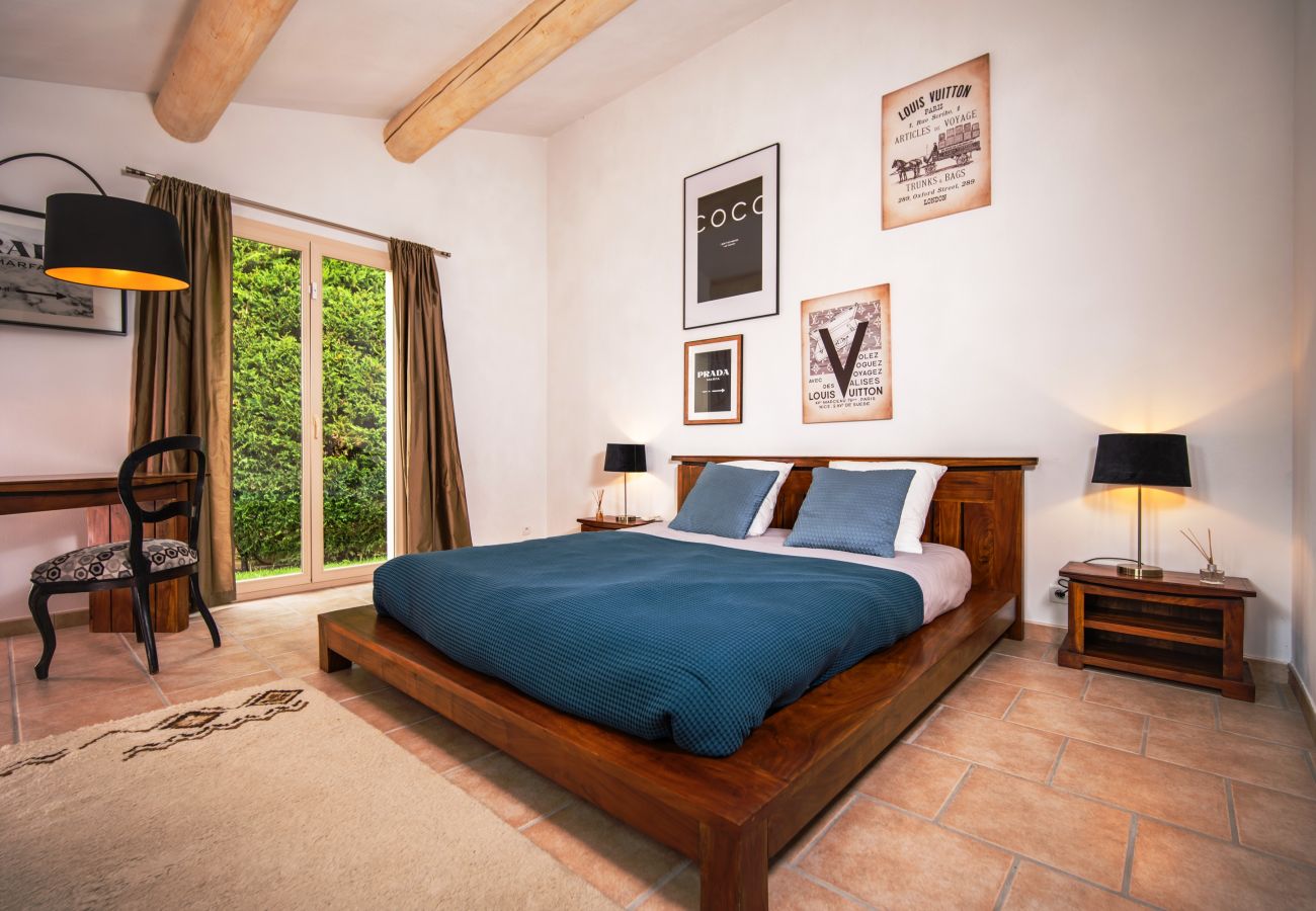 Villa in Rognes - VILLA TESSA 14 personnes - ROGNES PROCHE AIX EN PR