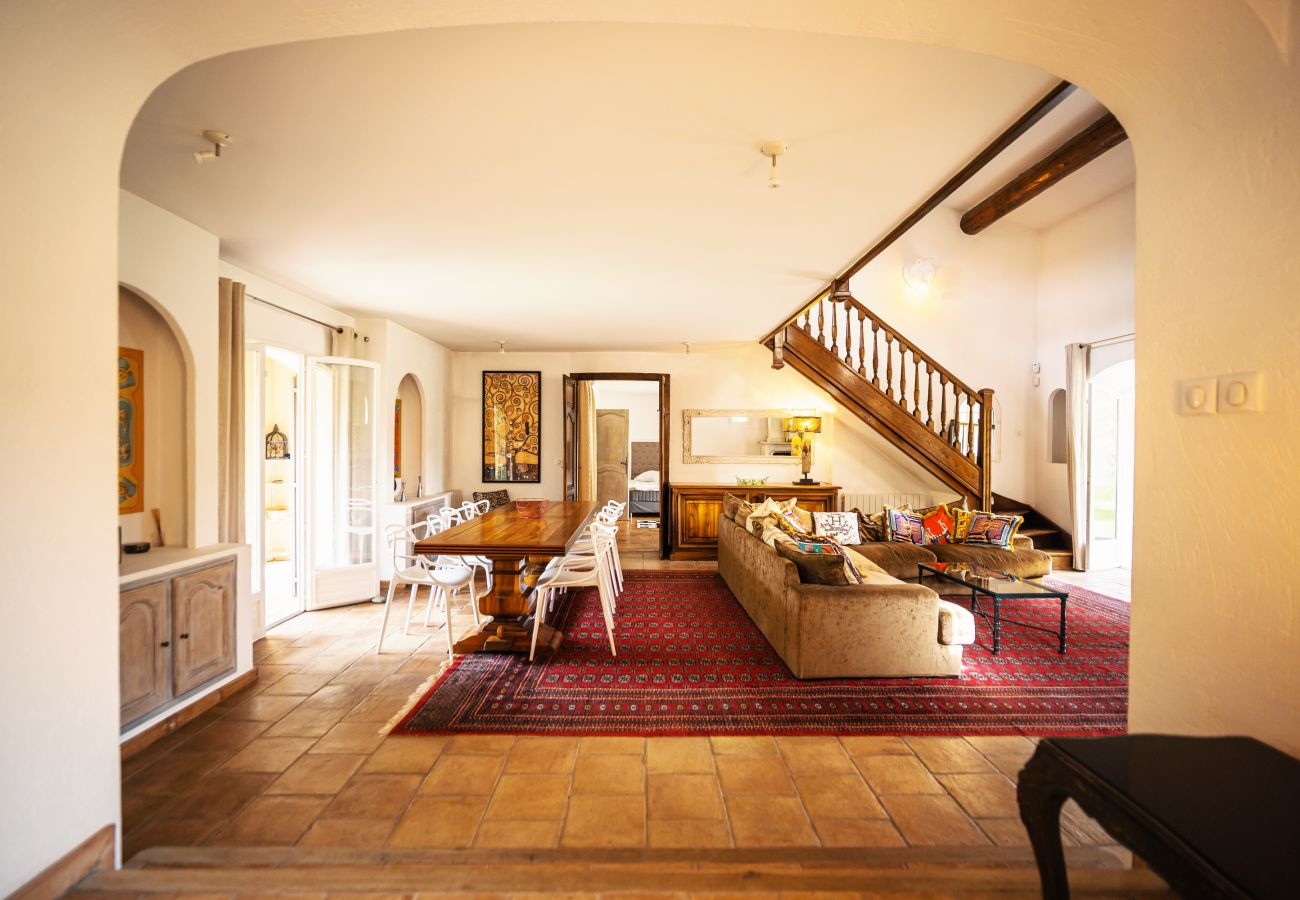 Villa in Rognes - VILLA TESSA 14 personnes - ROGNES PROCHE AIX EN PR