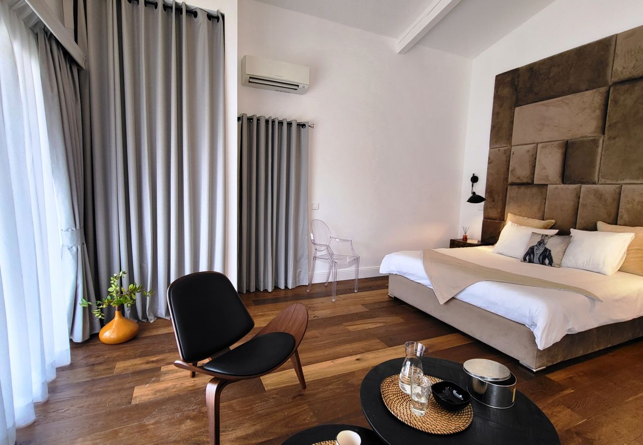 Villa in Rognes - VILLA TESSA 14 personnes - ROGNES PROCHE AIX EN PR