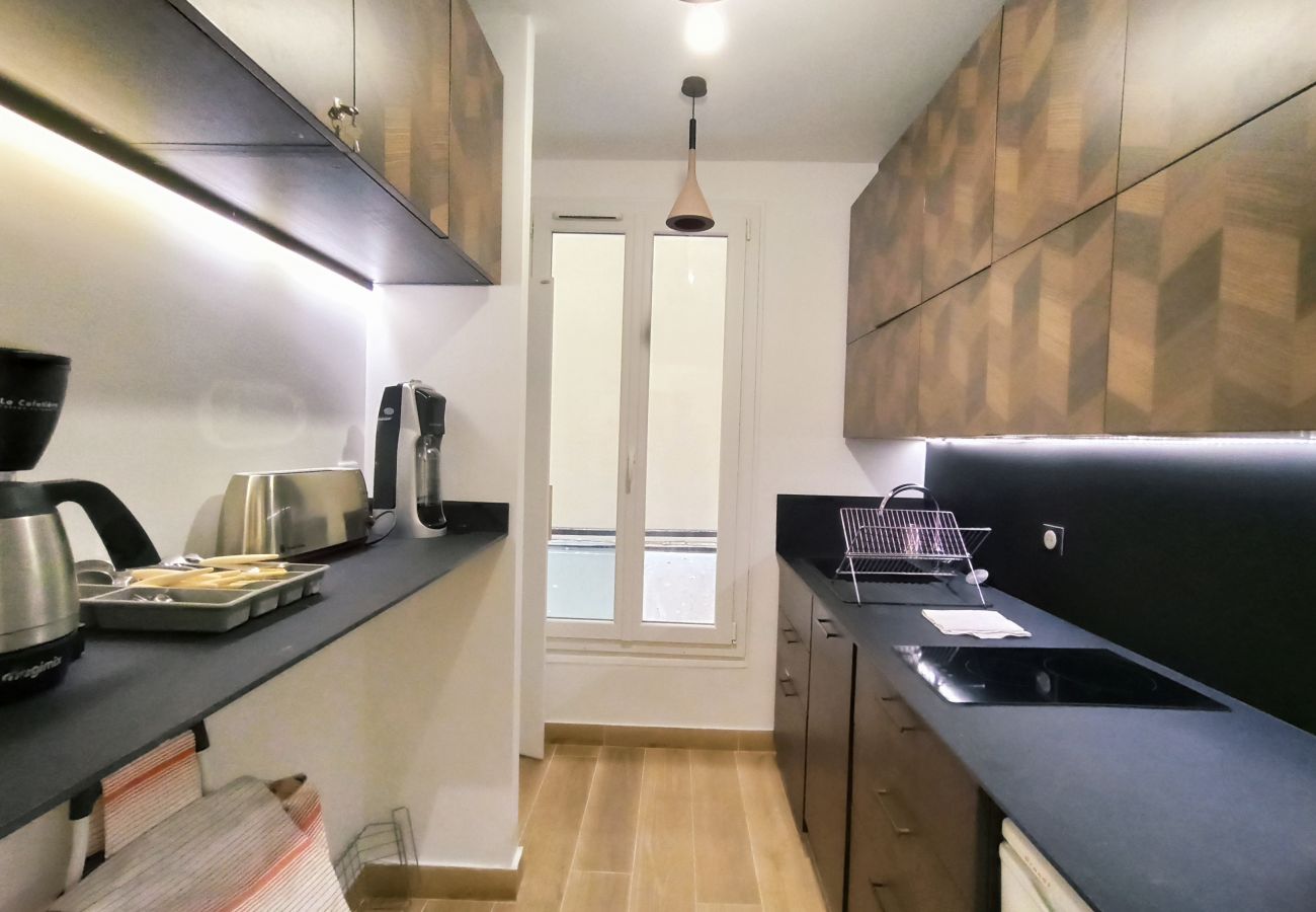 Apartment in Paris - Rue du Faubourg Saint Honoré #1 - Paris 8 - 217032