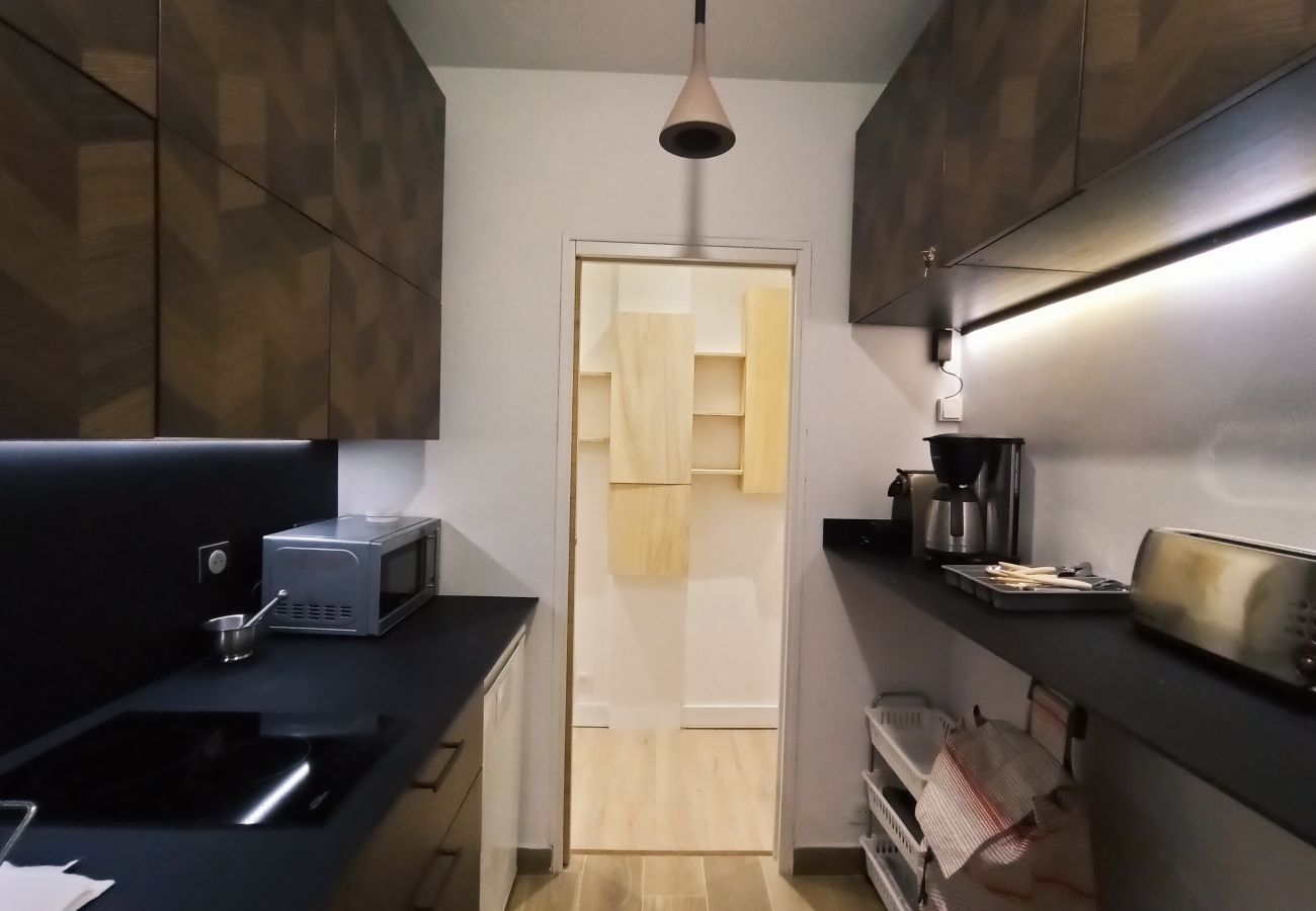 Apartment in Paris - Rue du Faubourg Saint Honoré #1 - Paris 8 - 217032