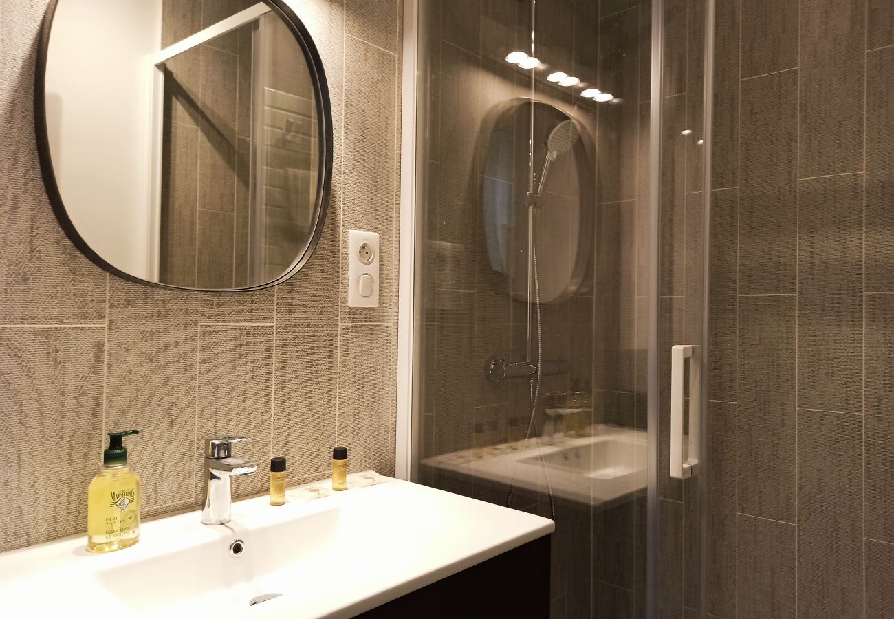 Apartment in Paris - Rue du Faubourg Saint Honoré #1 - Paris 8 - 217032