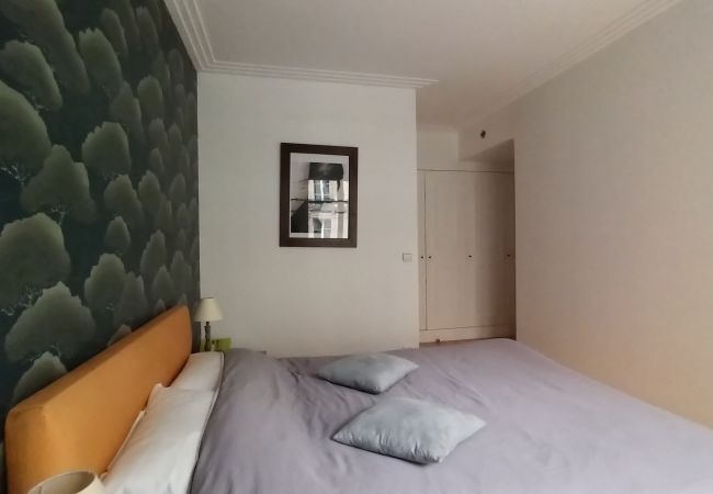 Apartment in Paris - Rue de l'Université - Paris 7 - 207034