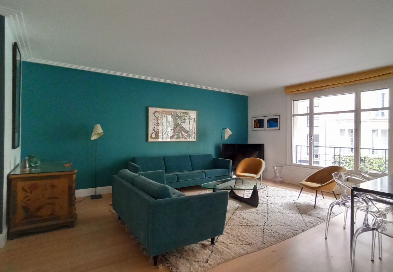 Apartment in Paris - Rue de l'Université - Paris 7 - 207034