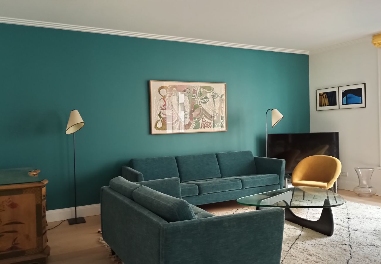 Apartment in Paris - Rue de l'Université - Paris 7 - 207034