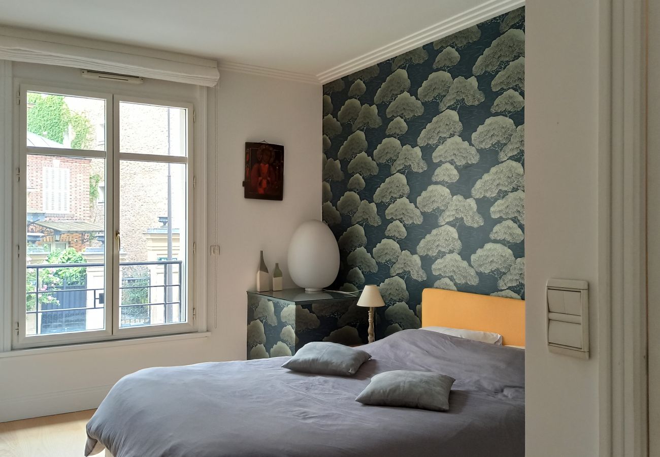 Apartment in Paris - Rue de l'Université - 75007 Paris - 207034