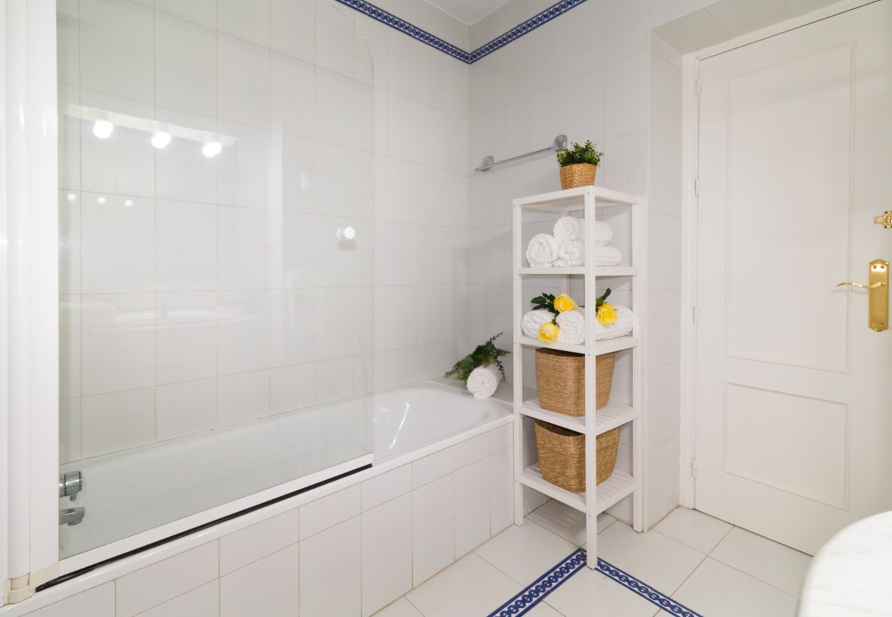 Apartment in Seville - Apartments2be Sara MT