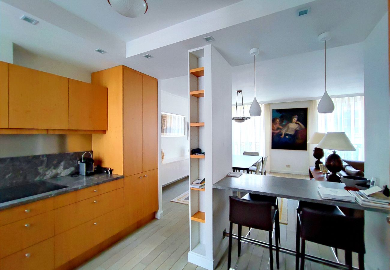 Apartment in Paris - Rue de l'Université - Paris 7 - 407036