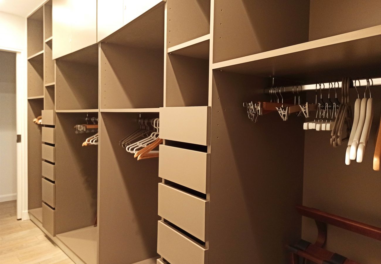 Apartment in Paris - Rue de l'Université - Paris 7 - 407036